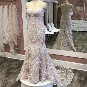 Maggie Sottero wedding gown size 10